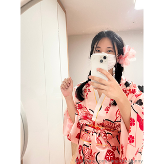 Just three weeks ago, I was just an ordinary Japanese girl.Honestly, 2025 was the hardest year of(1).jpg