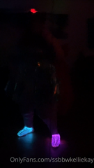 152676874_worlds-fattest-raver-girl_0.m4v