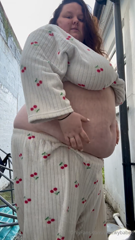 1526369916_i-was-curious-what-my-belly-would-look-like-when-i-sucked-in_5.mp4