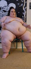 1565435874_a-little-bit-of-jiggling-and-some-fat-chat-for-you_0.mp4