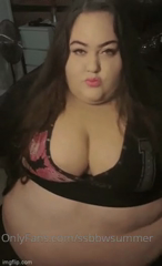 337764352_shake-that-fat_0.mp4