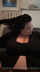 346360881_getting-ready-for-a-night-out_1.m4v