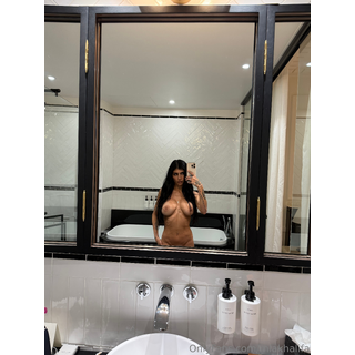 miakhalifa_2026-03-06_4335070893.jpg