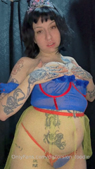 793188501_snowwhite-eat-a-lot-of-apples_0.mp4