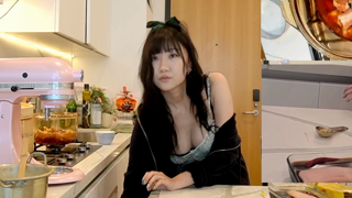 2070380-5bbb6bf0e5ec00554f9911abb2ba1f96.mp4