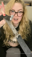 1561103273_i-snapped-my-belt_1.mp4