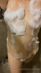 409548707_taking-a-nice-shower-so-i-can-be-all-nice-and-clean-but-i-w_0.m4v