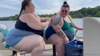 1111272667_we-went-boating-to-celebrate-lisas-birthday-and-we-had-a-bl_4.mp4
