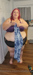 363860509_just-a-little-clip-of-me-trying-on-this-20-year-old-dress-th_0.mp4