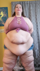 1128449745_someone-asked-me-if-i-could-do-hands-free-belly-jiggles-and_0.mp4