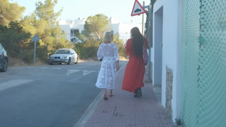 Alissa and Mila - Golden Girls.mkv