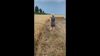 Mellbell [Chaturbate] - FucING Myself and cum in the fields.m4v