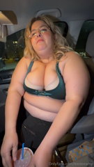 1678692503_i-did-a-lil-fast-food-tour-tonight-heres-the-first-stop_0.mp4