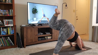 1162370452_vid-075-fat-girl-yoga-fail-length-18-59-price-5-in-th_0.mp4
