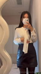 Office me or pantyhose me🤭.mp4