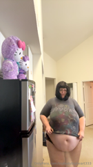 1776964587_really-struggling-to-fit-now-turning-into-such-a-blimp_0.mp4