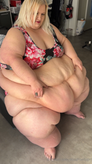 893640668_come-jiggle-my-belly_0.mp4