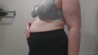 899129944_couple-of-announcements-while-i-try-on-an-old-race-shirt_0.mp4