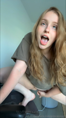 1728400535_im-in-a-creamy-mood-rn-lol-i-was-horny-as-fuck-all-day-whi_0.mp4