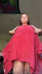 706409849_my-boobs-are-so-big-the-towel-stays-up_0.mp4