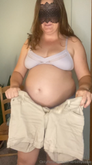 1099753839_tried-on-tight-clothes-and-ended-out-popping-a-button_0.mp4