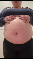 1933381982_fatter-every-monthtwo-months-ago-this-stuffing-had-me-aching_0.mp4