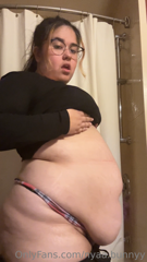 709376796_the-cake-eating-the-cake-and-the-bloatthere-was-a-birthda_1.mp4