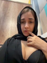 __amcutefatima_2026-08-07_20-54-30_434.mp4