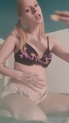 1159095810_stuffing-my-face-with-my-belly-exposed_3.mp4