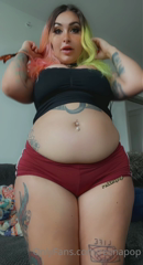 159670406_jiggle-physics-i-looove-watching-my-shirt-ride-up-all-the_4.m4v
