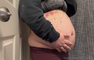 1622050057_me-before-i-inflated-my-belly_4.mp4