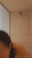 1783286303_blast-from-the-past-look-how-skinny-i-was-here-clearly-m_1.mp4