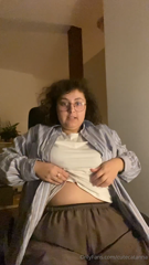 1024692160_before-bed-belly-rub_0.mp4