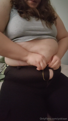 873968262_today-after-christmas-i-tried-to-put-on-pants-a-month-ag_0.m4v