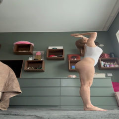 260301_Up side down boy you turn me.mp4
