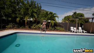 The Return of The Queen!.mp4