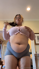 715462237_after-the-buffet-need-belly-rubs_0.mp4