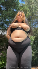 712186372_the-sun-feels-so-nice-on-my-fat-body-curves_0.mp4