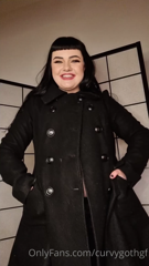 503147154_alice-just-arrived-at-the-airport-after-her-return-flight-ho_0.m4v