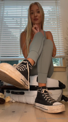Goddess Kaylee aka xomaddykxo - 09-10-2026 OnlyFans Video - just got home from traveling and my sweaty feet smell like airport grime lmfao why are.mp4