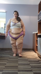 1181658099_ssbbw-waddles-who-doesn-t-love-watching-an-ssbbw-walking_0.mp4