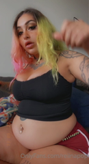 159670406_jiggle-physics-i-looove-watching-my-shirt-ride-up-all-the_3.m4v