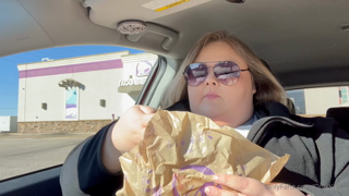 1515666416_raw-unedited-and-all-me-just-a-fat-babe-enjoying-taco-bell_0.mp4