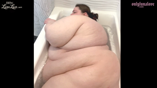 345912816_for-my-daddies-who-like-it-fat-and-wet_0.m4v