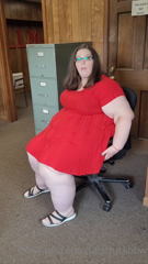 358024290_new-video-i-may-be-a-little-too-big-for-the-chairs-at-work_0.m4v