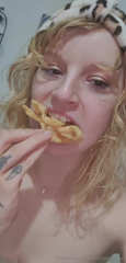 1159112617_huge-chinese-food-stuffing-by-my-old-feeder-giant-exposed-b_30.mp4