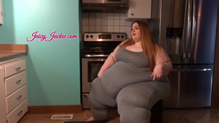 1037131357_my-newest-weigh-in-ready-to-see-if-i-managed-to-meet-my-cha_0.mp4