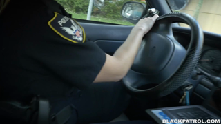 Break-In Attempt Suspect has to fuck his way out of prison.mp4