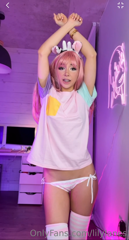547048098_my-bestie-waifumiia-is-the-cutest-and-craziest-girl-i-kn_3.m4v