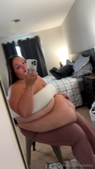 1873627339_wobbly-wobblyyyyy-sometimes-when-im-bored-i-honestly-just_0.mp4